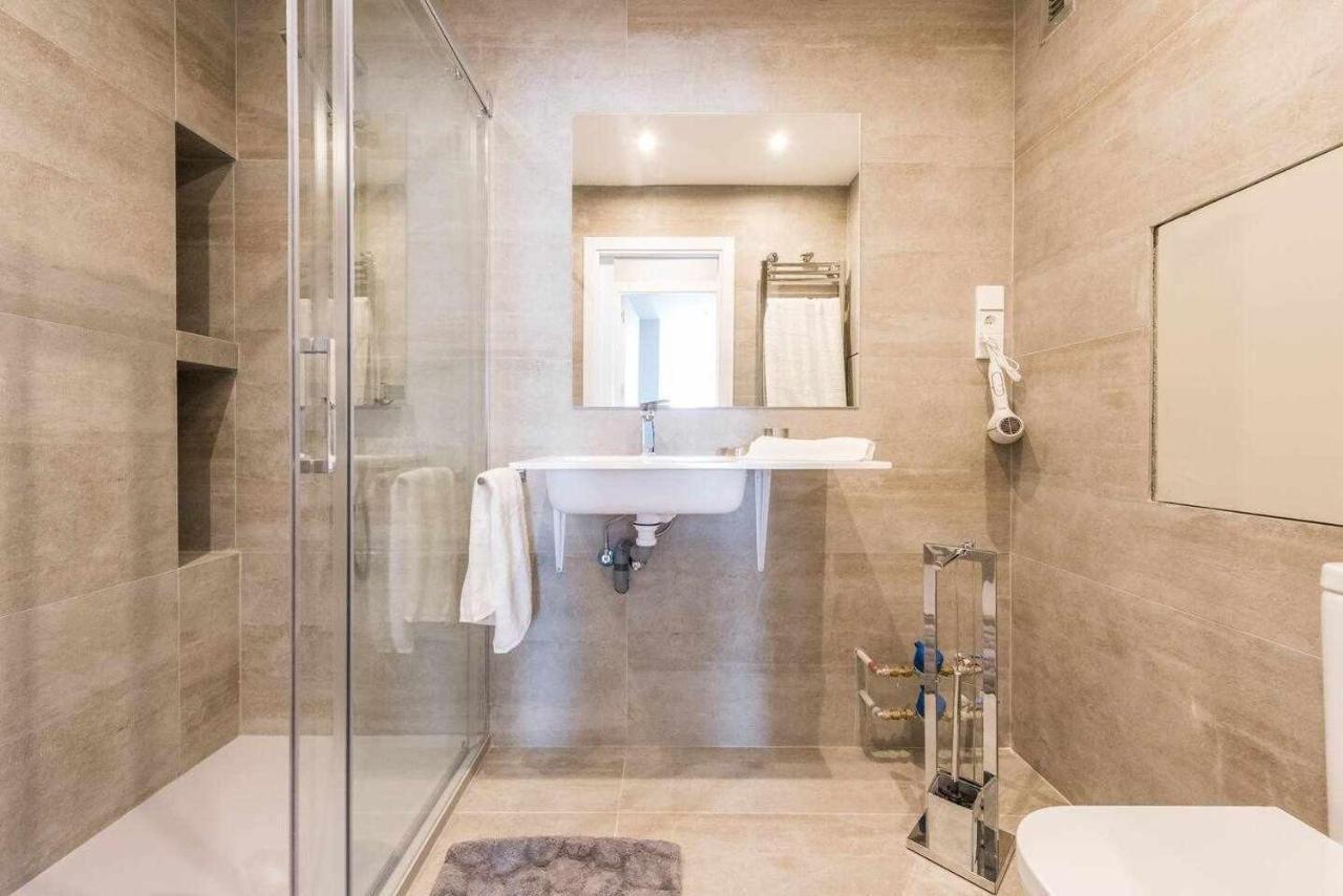 Apartamento Lujo Princesa Gran Via Madrid Luaran gambar